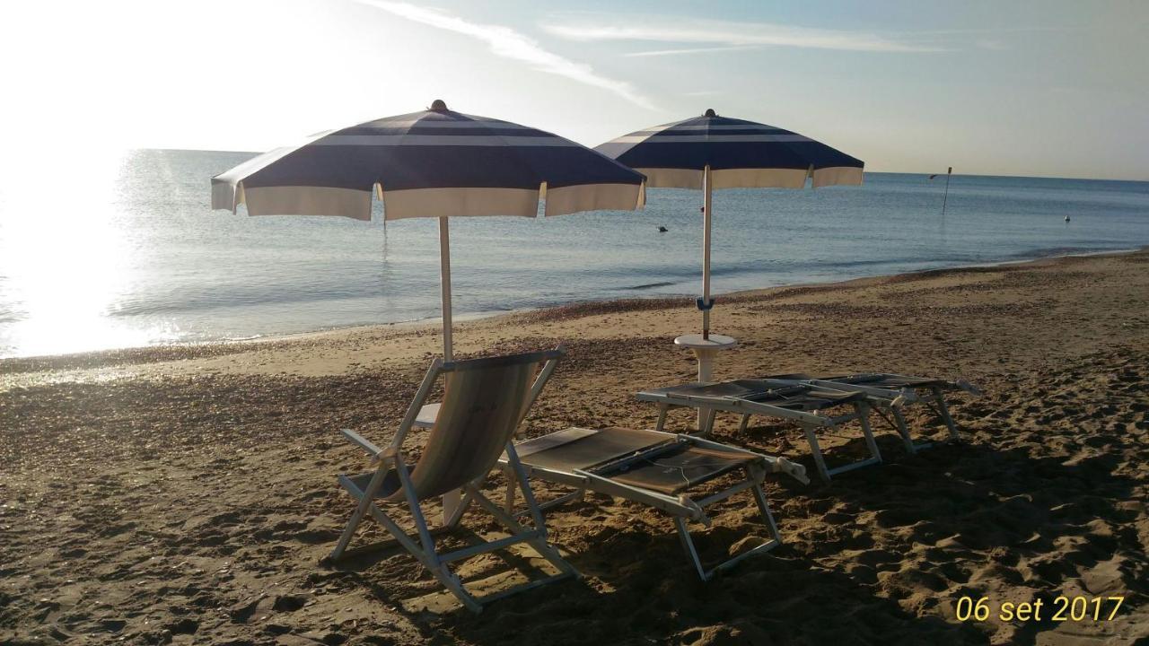 Hotel Joli Alba Adriatica Buitenkant foto