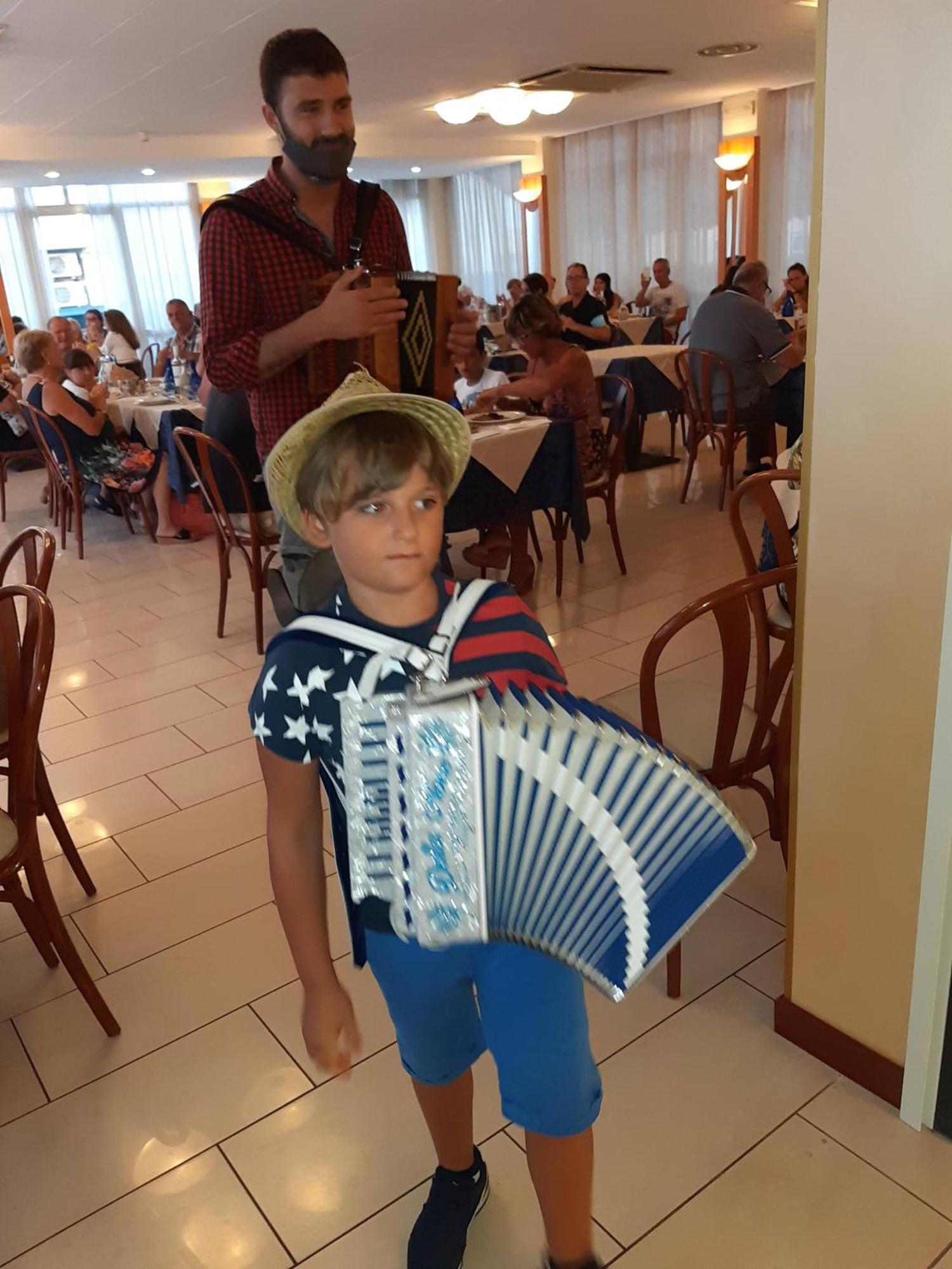 Hotel Joli Alba Adriatica Buitenkant foto
