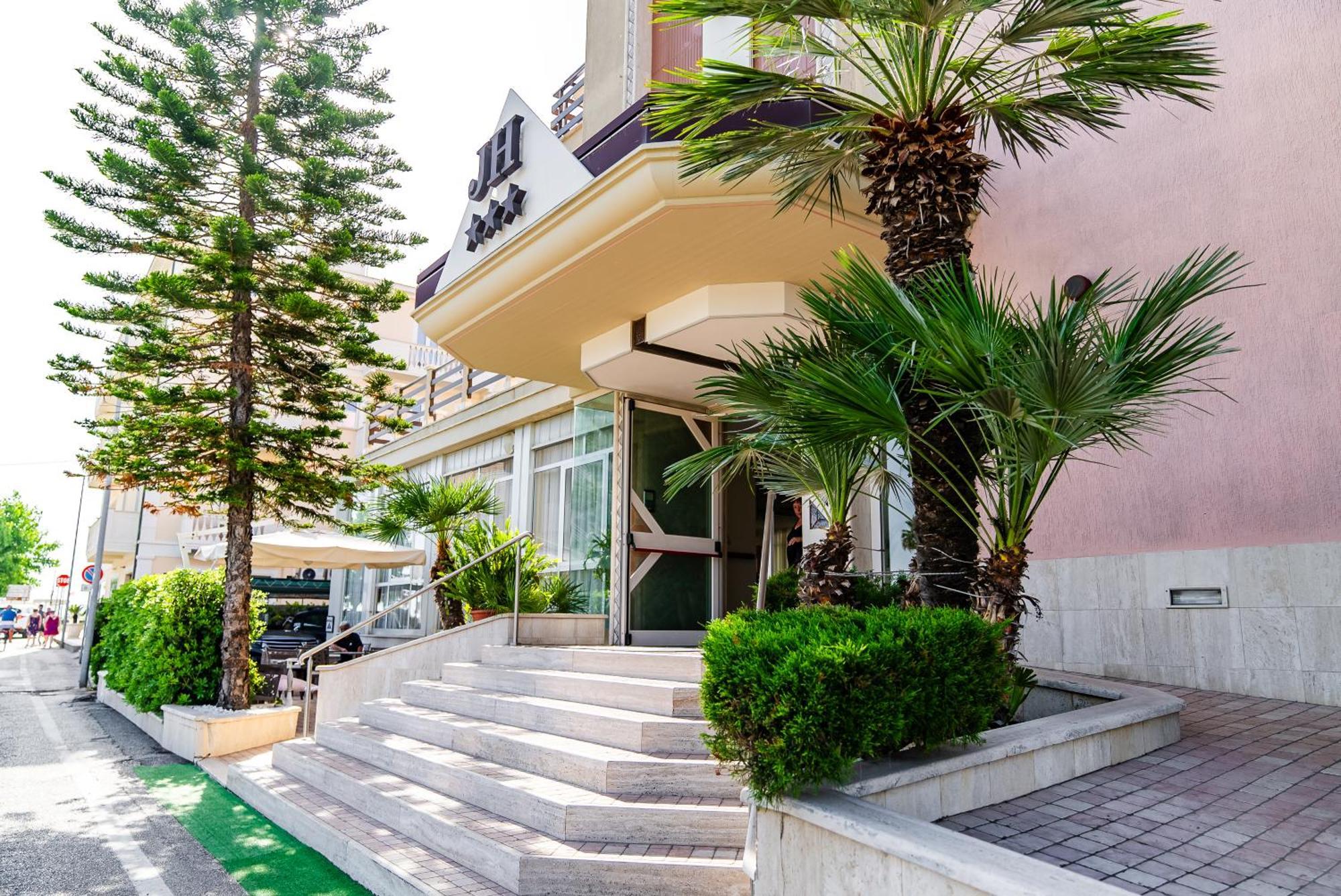 Hotel Joli Alba Adriatica Buitenkant foto