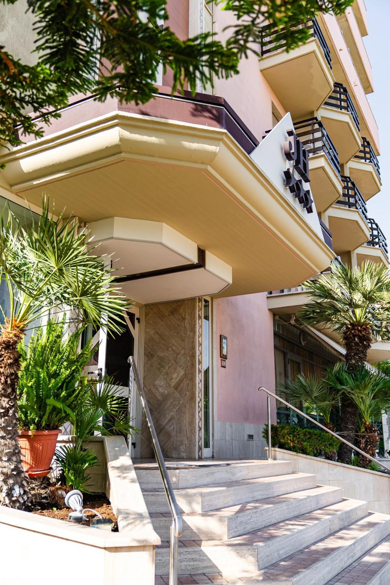 Hotel Joli Alba Adriatica Buitenkant foto