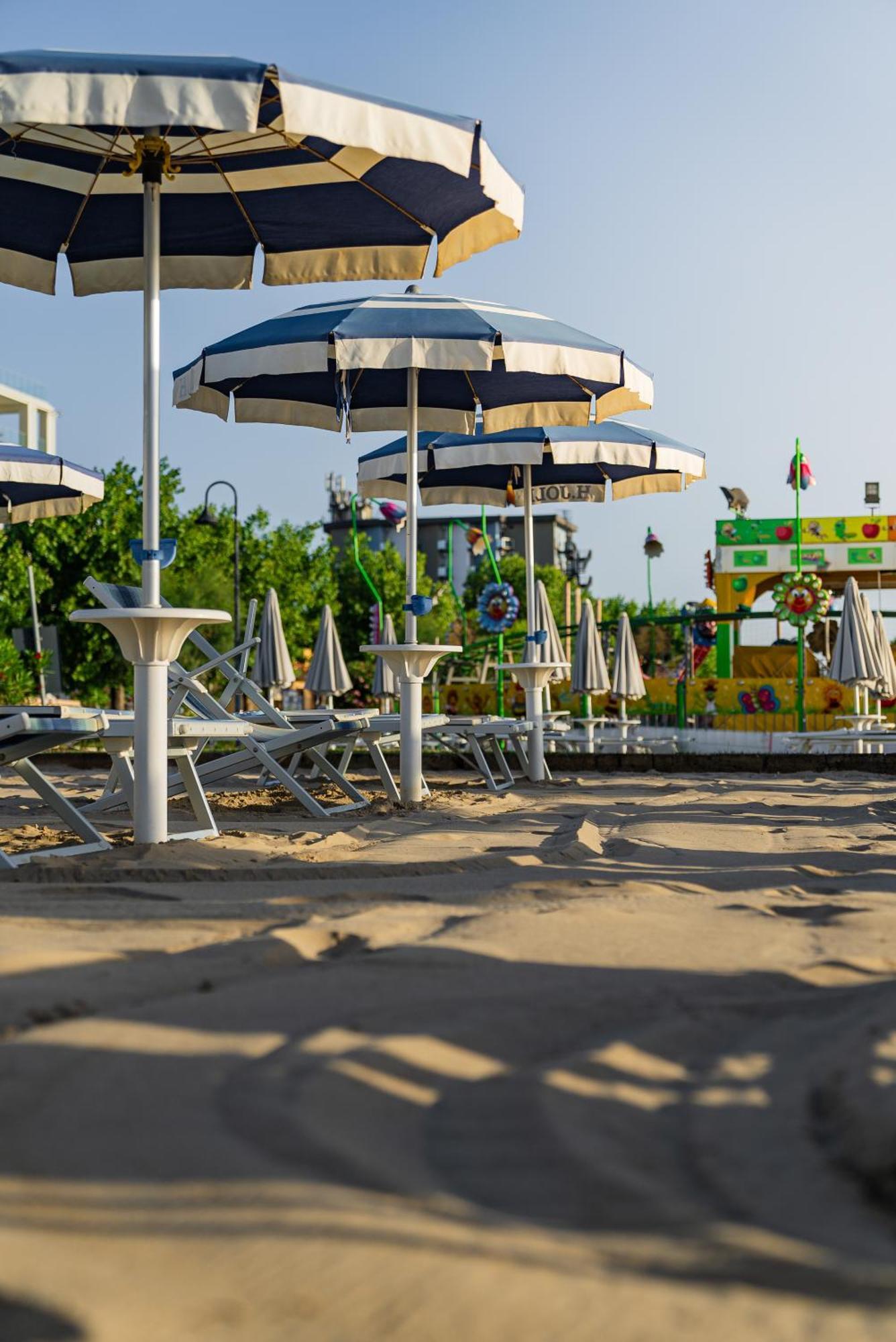 Hotel Joli Alba Adriatica Buitenkant foto